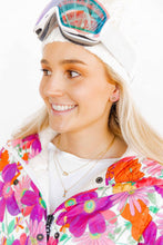 Load image into Gallery viewer, Screwback Stud Earrings - Mountain - Gold