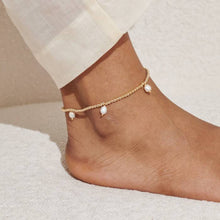 Load image into Gallery viewer, Plating Three Pearl Anklet In Gold-Tone Plating