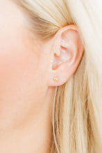 Load image into Gallery viewer, Screwback Stud Earrings - Violet Heart