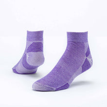 Load image into Gallery viewer, Organic Wool Urban Hiker Ankle Socks