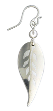 Load image into Gallery viewer, Decorative Calla Lily Leaf Earring