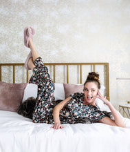 Load image into Gallery viewer, Hello Mello Cuddlers Heated Slippers