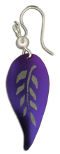 Load image into Gallery viewer, Decorative Calla Lily Leaf Earring