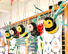 Load image into Gallery viewer, Mini Bee &amp; Ladybug Hanging Planters