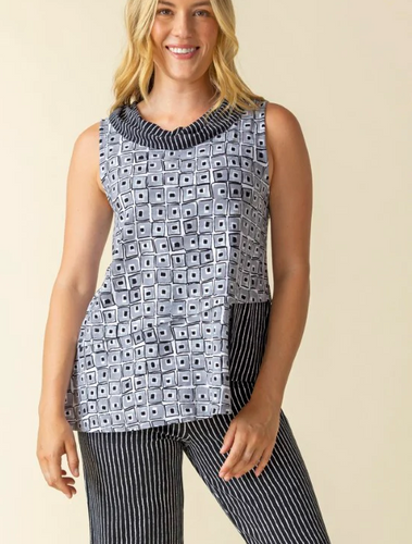 Core Travel Flounce Drape Collar Top