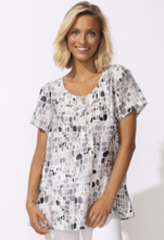 Load image into Gallery viewer, Regetta Rayon Seaglass Pleated Pullover Grey S26E