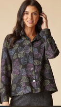Load image into Gallery viewer, f26 Falling Leaves Crinkle Crepe Shirt Jacket