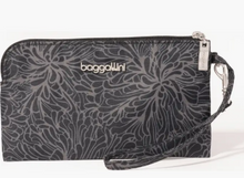 Load image into Gallery viewer, baggallini rfid wristlet