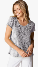 Load image into Gallery viewer, Daisy Dash Tee S26H