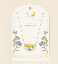 Load image into Gallery viewer, Pressed Flower Necklace
