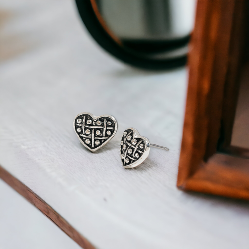 Antique Heart Ear Sense Stud Earrings