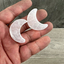 Load image into Gallery viewer, Selenite 1.5” Moon