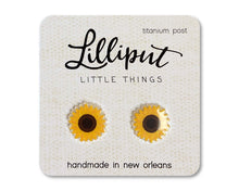 Load image into Gallery viewer, Sunflower Earrings // Summer Earrings, Floral