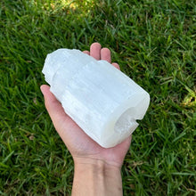 Load image into Gallery viewer, Selenite - Lamp approximately 6"