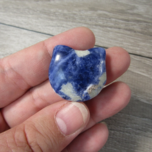 Load image into Gallery viewer, Gemstone Cat Face Figurines 1-Inch