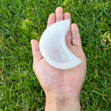 Load image into Gallery viewer, Selenite - Half Moon Trinket Holder