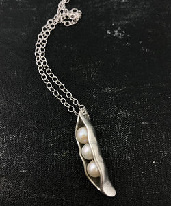 peas in a pod necklace