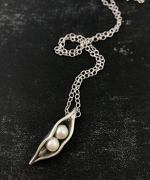peas in a pod necklace