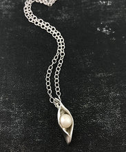 Load image into Gallery viewer, peas in a pod necklace